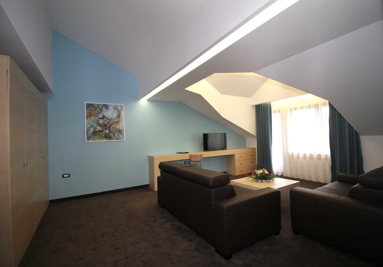Hotel International Prishtina & Spa Пристина Екстериор снимка