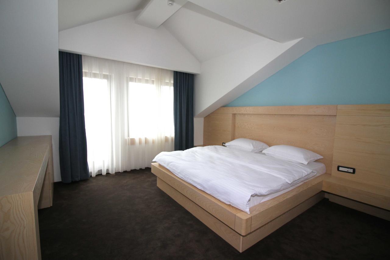 Hotel International Prishtina & Spa Пристина Екстериор снимка