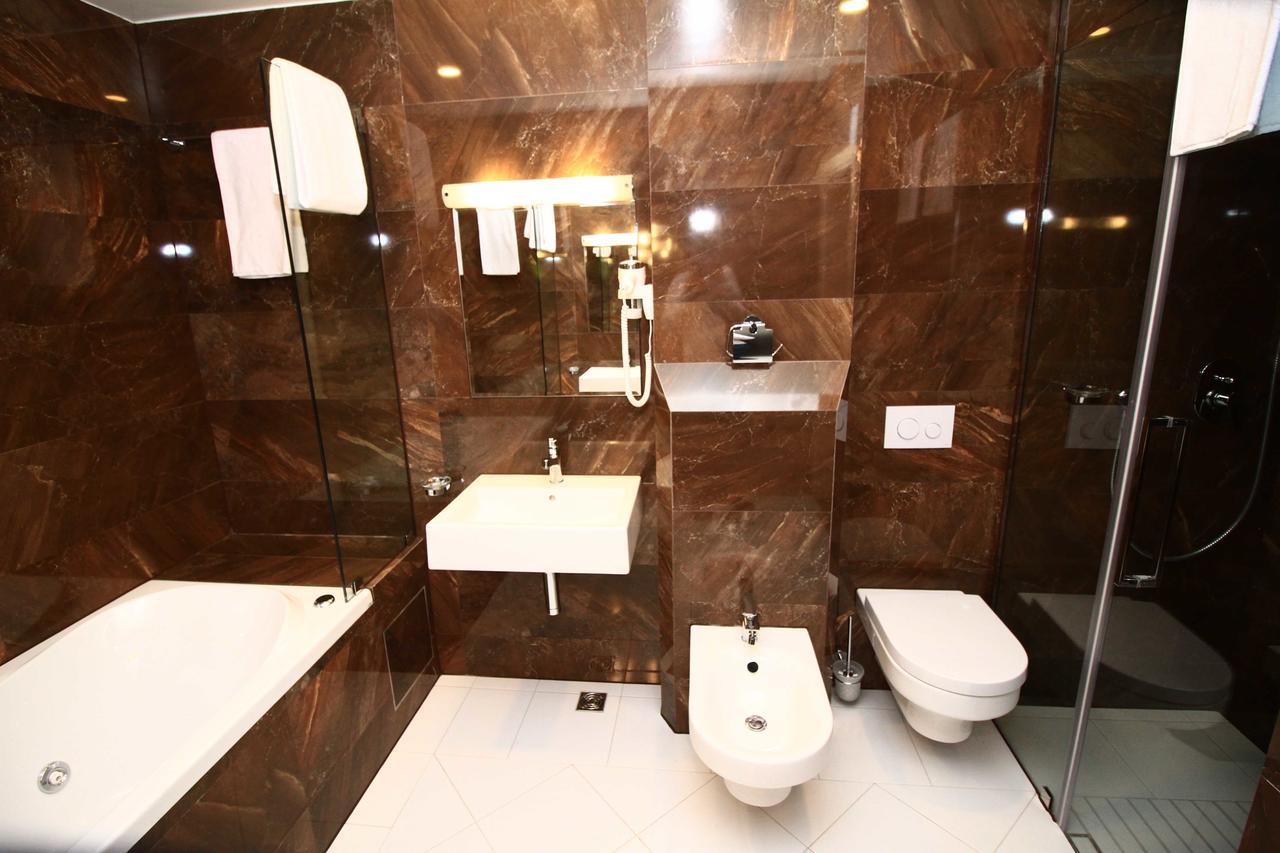 Hotel International Prishtina & Spa Пристина Екстериор снимка