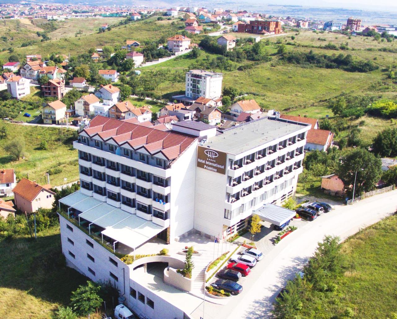 Hotel International Prishtina & Spa Пристина Екстериор снимка